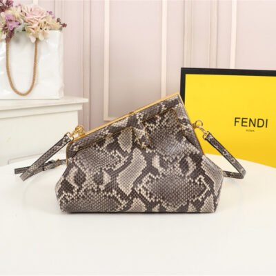 Luxury Structured Leather Shoulder Bag – Elegant Top Handle & Crossbody Designer Style Purse